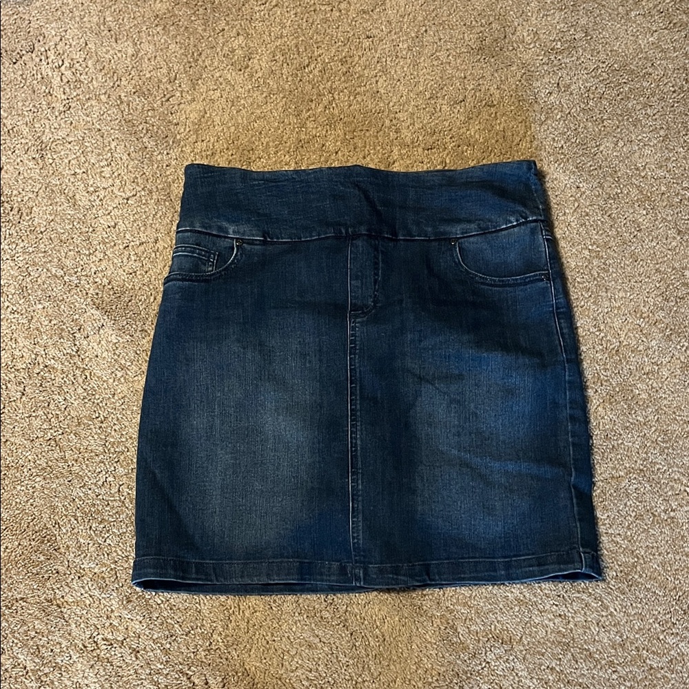 Chic Denim Pencil Skirt in Deep Blue